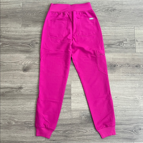FIGS High Waisted Zamora Jogger Scrub Pants XXS PETITE Raspberry Sorbet Magenta - Picture 7 of 10